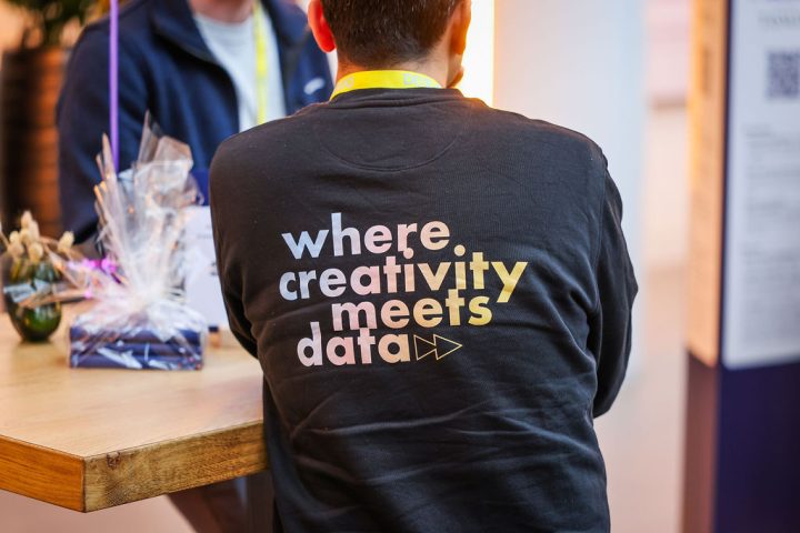 Where Creativity Meets Data sweater van SDIM